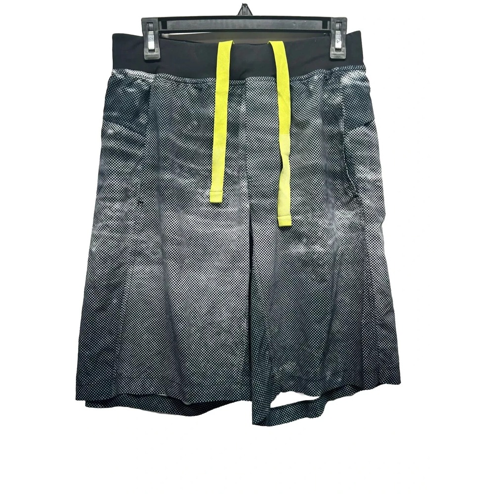 Lululemon Mens Medium Black/Grey Athletic T.H.E Short Shorts (A8)
